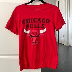Chicago bulls shirt size small (bought this year)